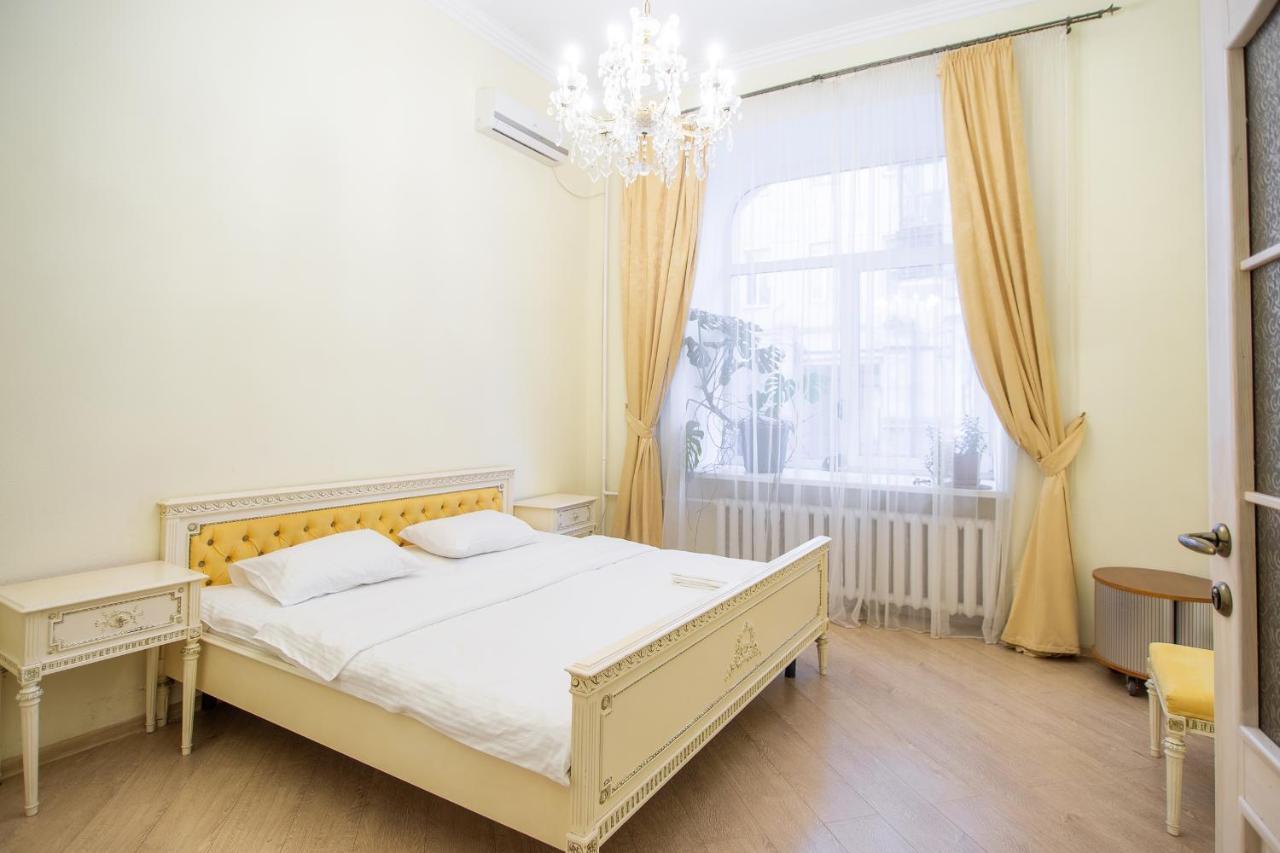 Comfortable Apartment On Mikhaylovskiy Lane Kiev Exteriör bild