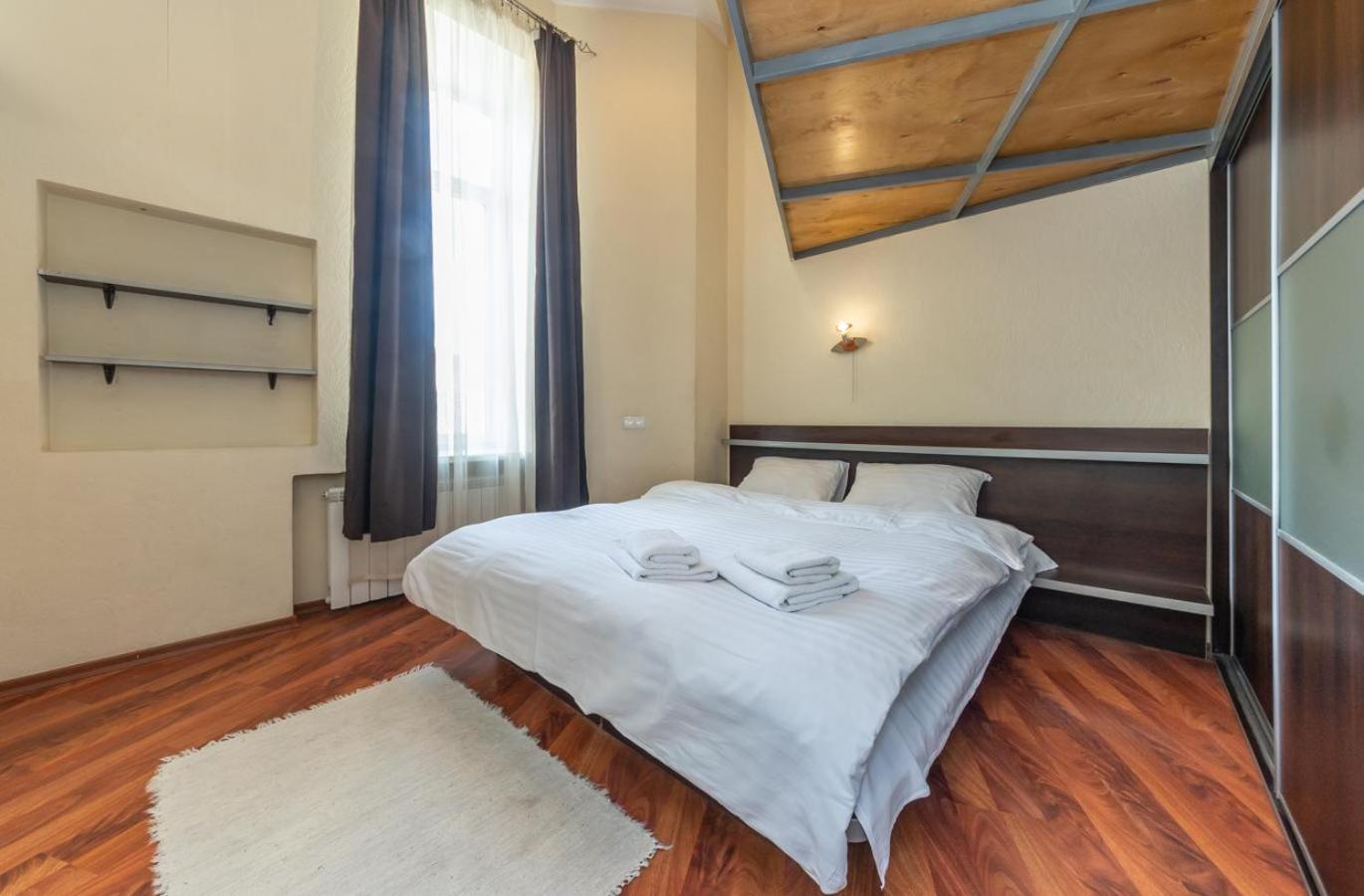 Comfortable Apartment On Mikhaylovskiy Lane Kiev Exteriör bild