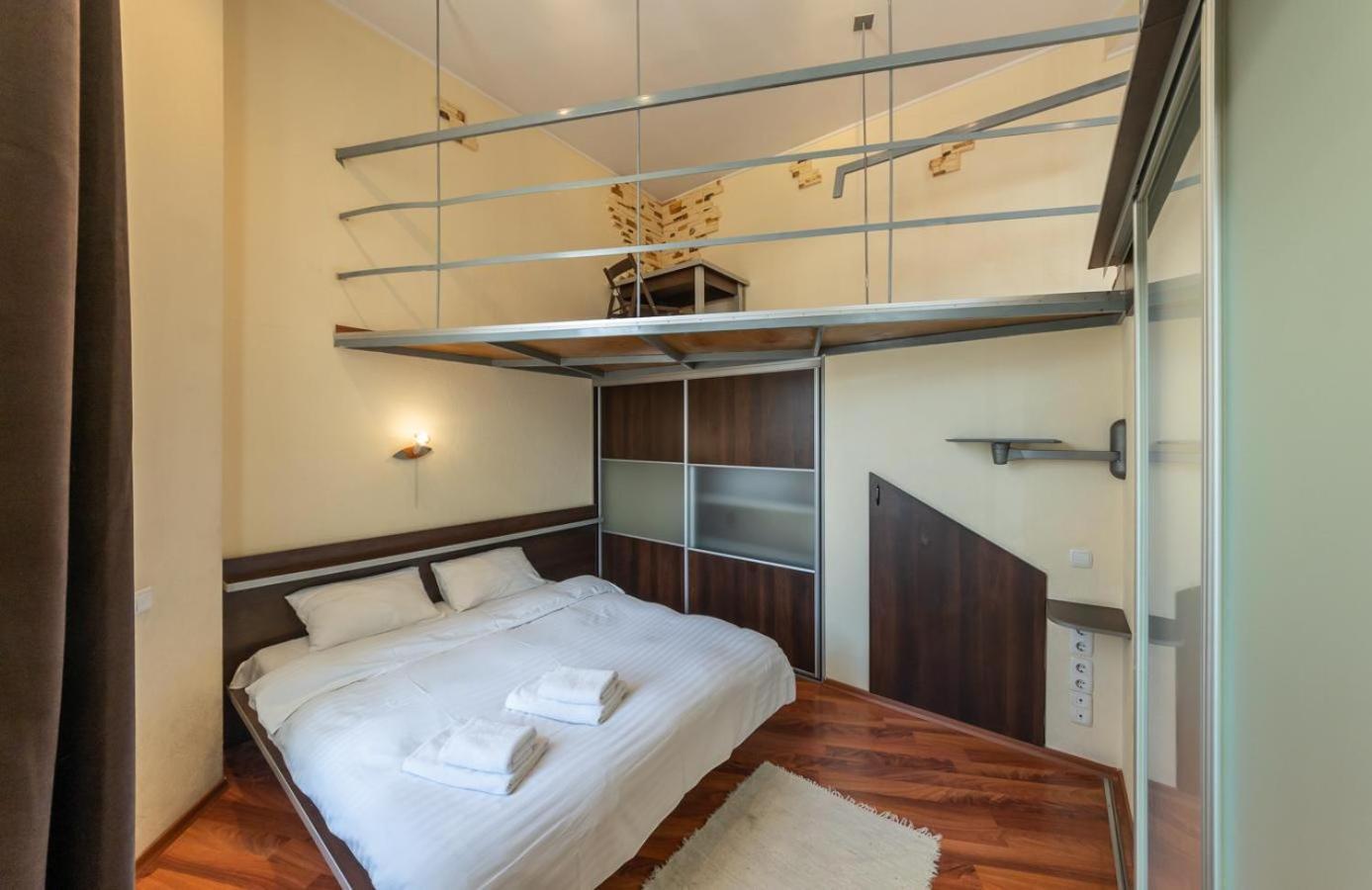 Comfortable Apartment On Mikhaylovskiy Lane Kiev Exteriör bild