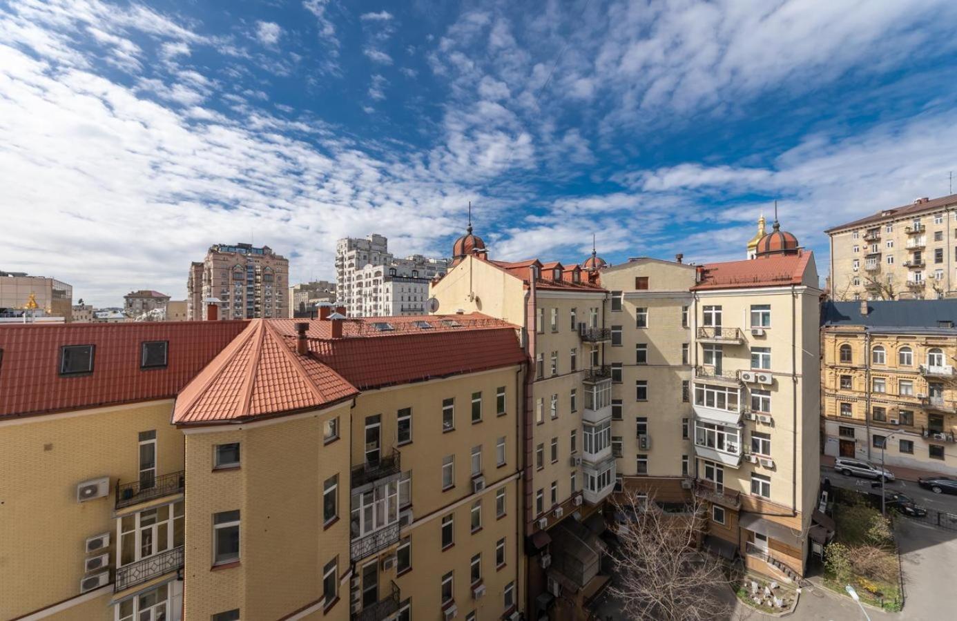 Comfortable Apartment On Mikhaylovskiy Lane Kiev Exteriör bild