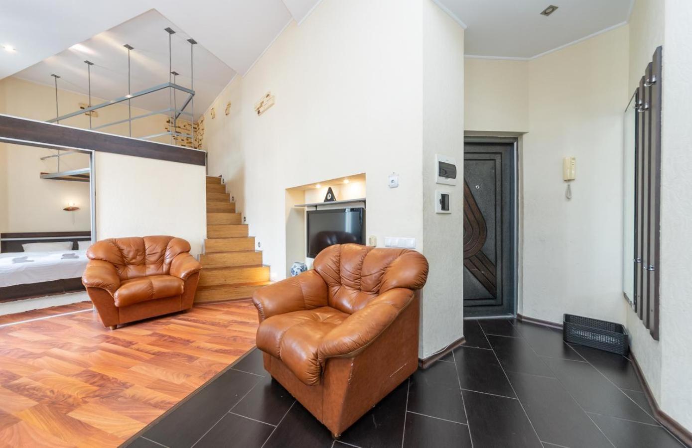 Comfortable Apartment On Mikhaylovskiy Lane Kiev Exteriör bild