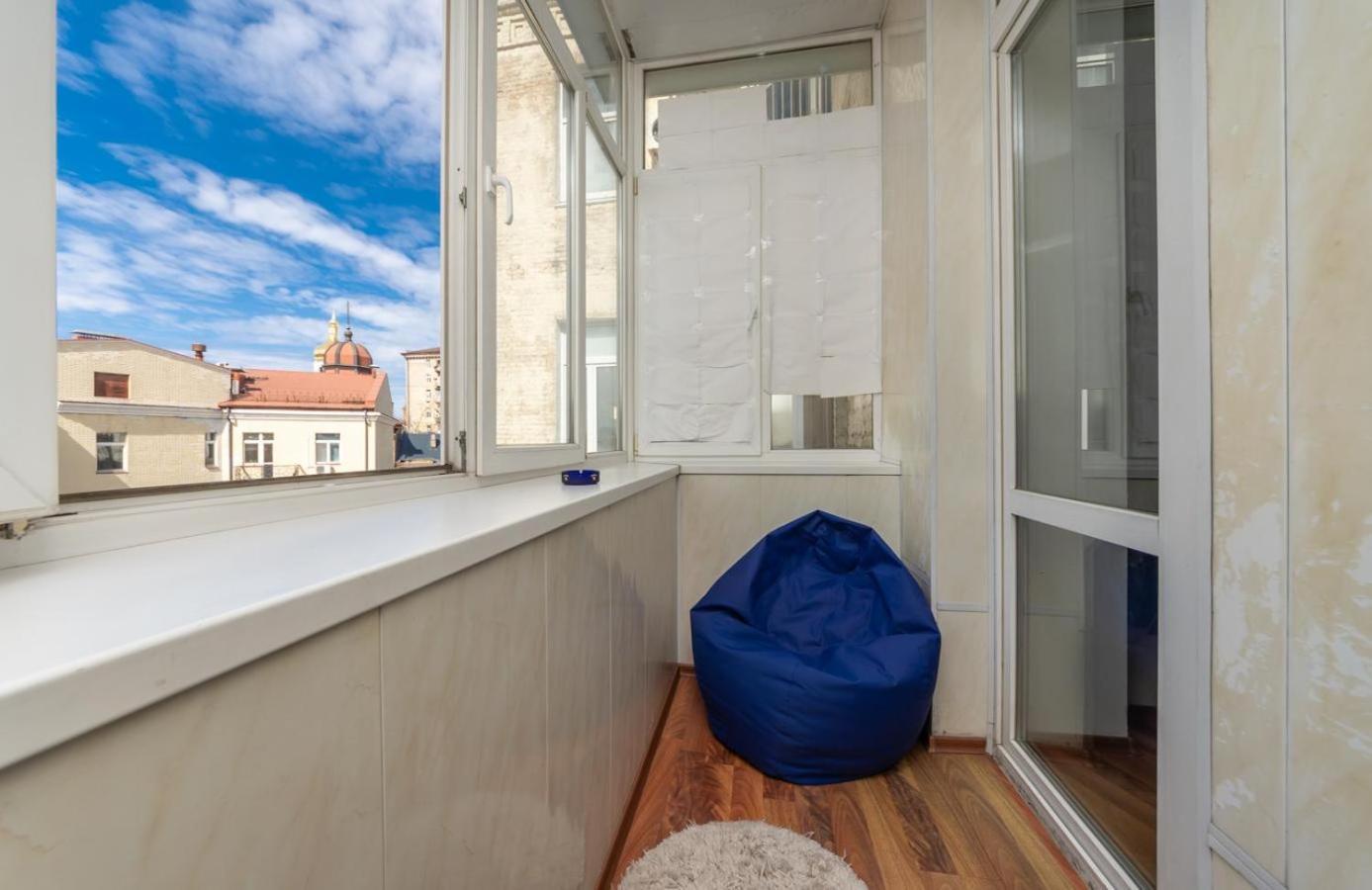 Comfortable Apartment On Mikhaylovskiy Lane Kiev Exteriör bild