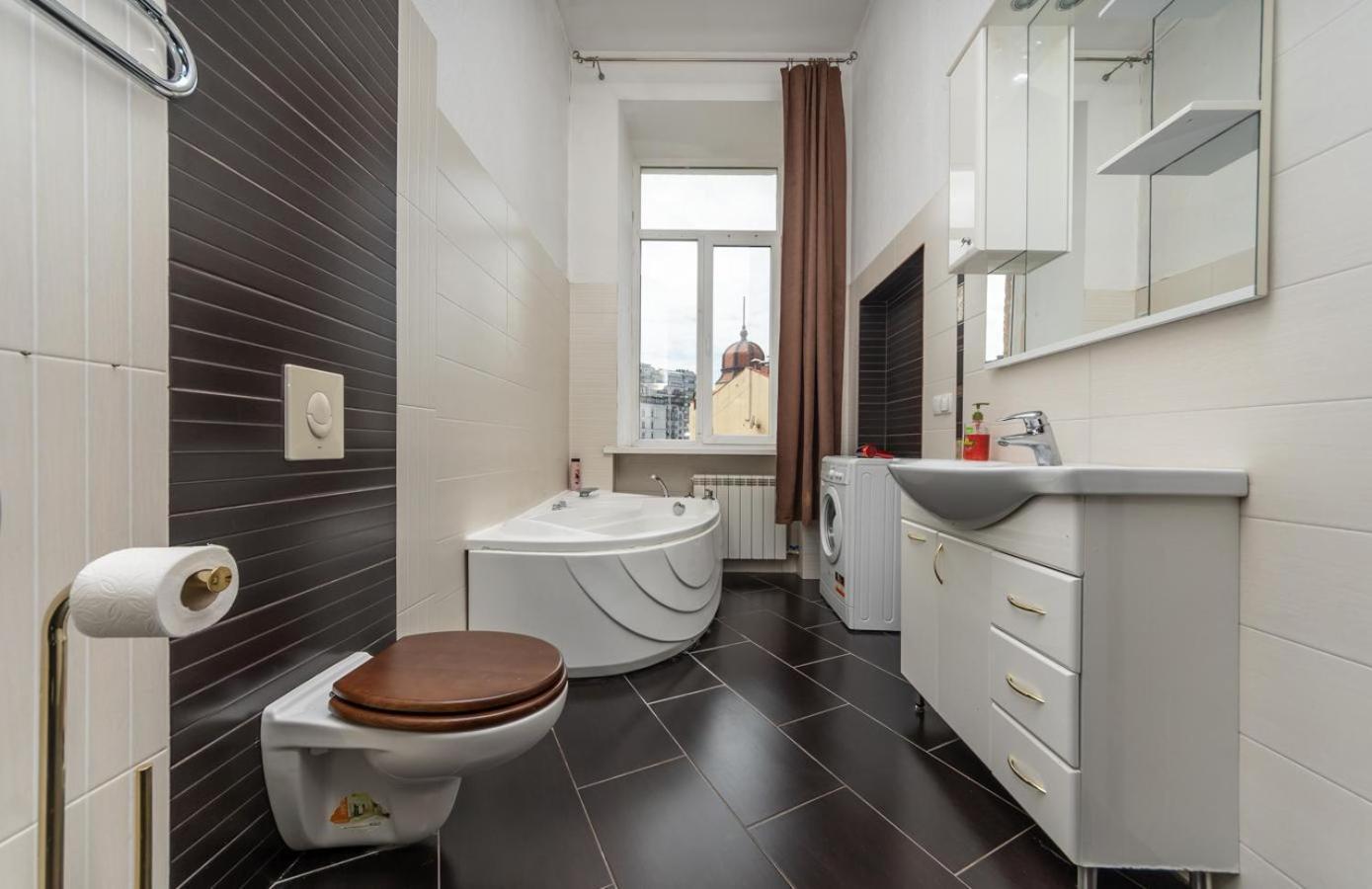 Comfortable Apartment On Mikhaylovskiy Lane Kiev Exteriör bild